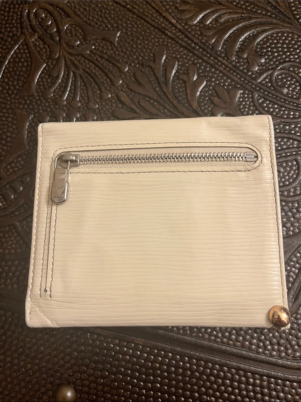 Louis Vuitton Cream Epi Leather Small Wallet with Silver-Tone Lock - Picture 3 of 16